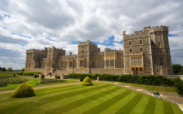 Windsor Castle Admission with Return Train Tickets from London